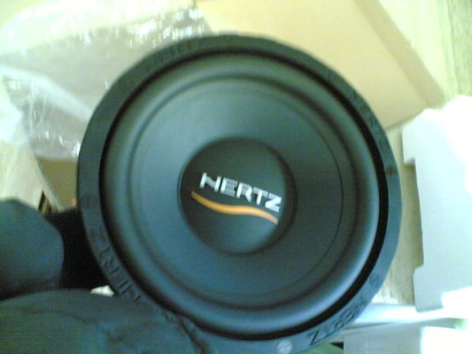 [Immagine: 2008830151812_sub%20hertz.jpg]