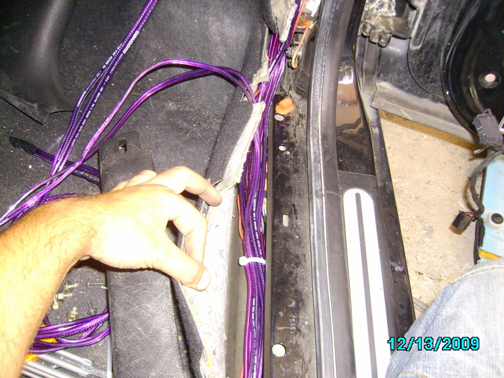 [Immagine: 2009721183245_passaggio%20cavi%20segnale-potenza.jpg]